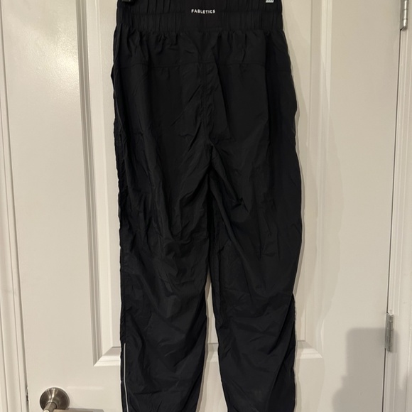 Ultra High-Waisted Piped Nylon Pant - Picture 7 of 10